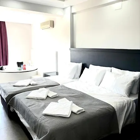 With Jacuzzi And Pool 10 Minutes From The Deadsea פאטהיה