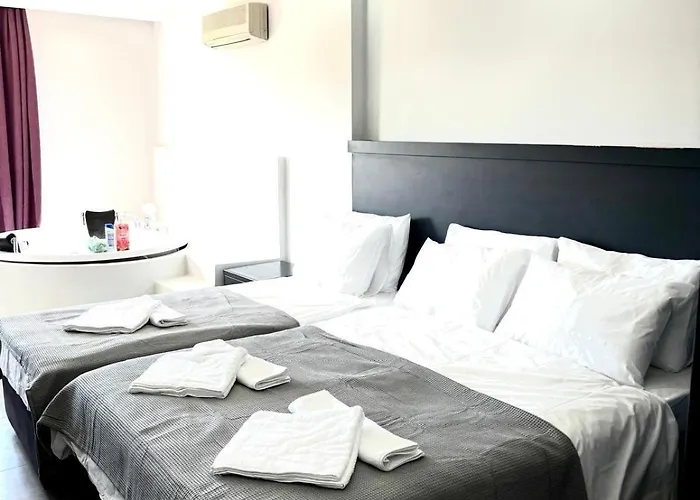 With Jacuzzi And Pool 10 Minutes From The Deadsea פאטהיה